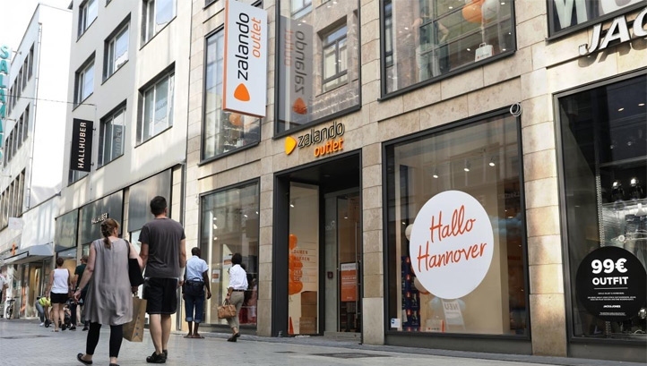 Zalando has committed to placing solar panels and low-carbon technology on all its new and existing fulfilment centres by 2023